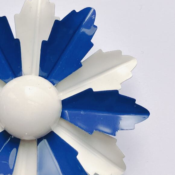 VTG 60s Brooch Blue White Enamel Flower Mid Century Mod Costume Jewelry Kitschy - Picture 8 of 10